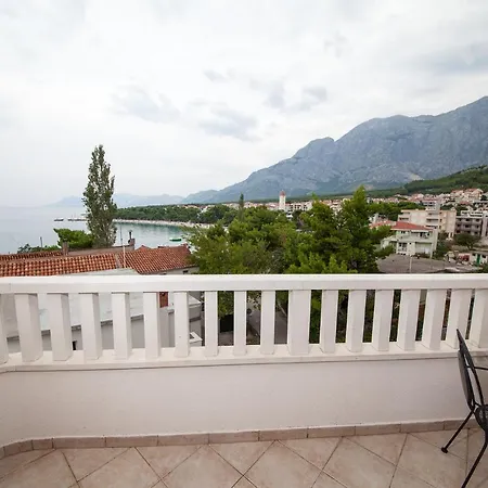 Apartahotel 3 Promajna
