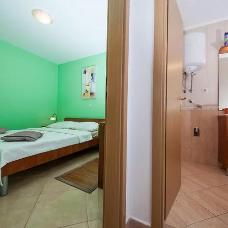 3 Apartahotel Promajna