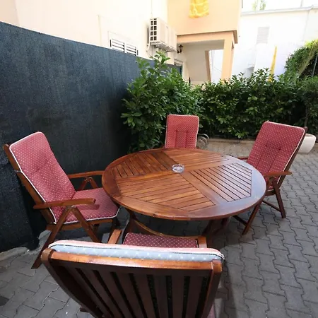 3 Apartahotel Promajna
