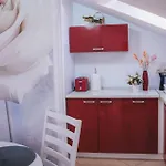 3 Aparthotel Promajna