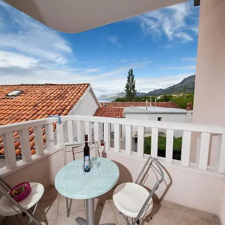 3 Apart Otel Promajna