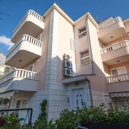 3 Aparthotel *
