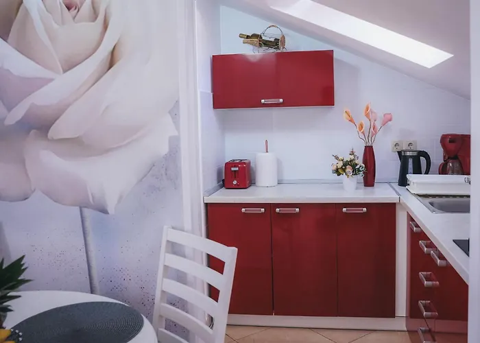 3 Apartahotel Promajna