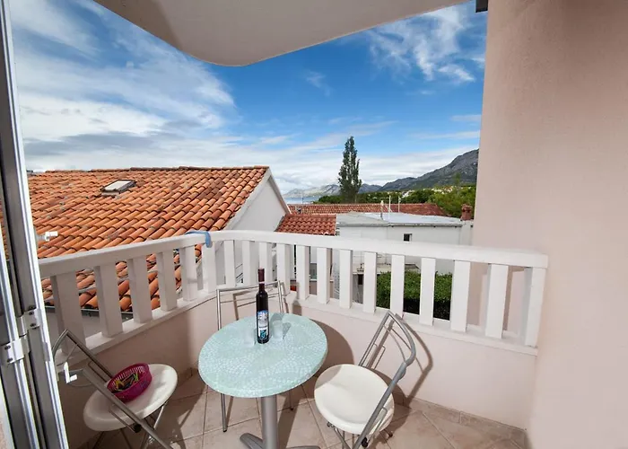 3 Apartahotel Promajna